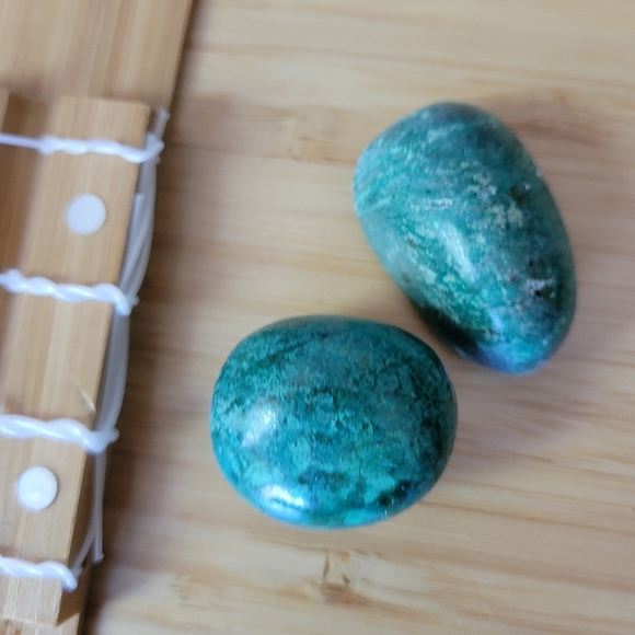 🔮 3 for $22 CHRYSOCOLLA crystal tumbled stone - Picture 1 of 5